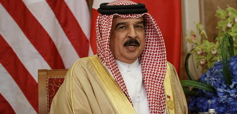 ملك البحرين يعزي الرئيس السيسي في ضحايا حادث قطاري سوهاج