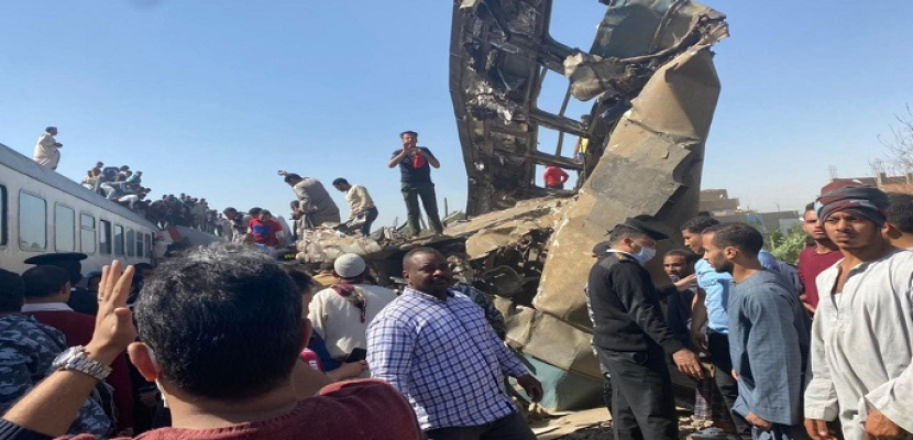 الصحة: 108 مصابين و 32 وفاة في حادث تصادم قطارين بسوهاج