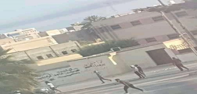 اشتباكات عنيفة بين مجموعات مسلحة وسط صرمان غربي ليبيا