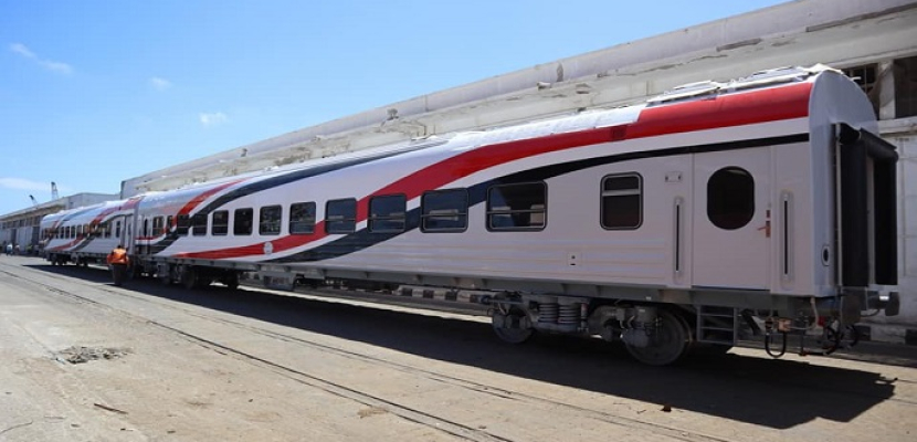 بالصور.. وزير النقل يعلن وصول 28 عربة سكة حديد جديدة للركاب إلى ميناء الإسكندرية خلال شهر مايو