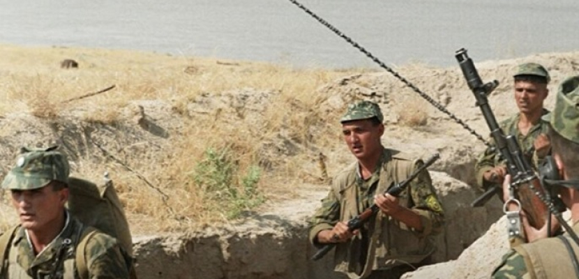 طاجيكستان تستنفر 20 ألف عسكري لحماية حدودها مع أفغانستان