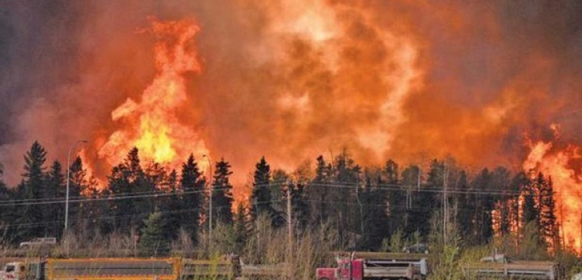 استمرار الحرائق في غرب الولايات المتحدة وكندا