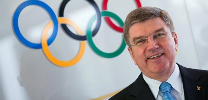 رئيس اللجنة الأولمبية الدولية يصل إلى طوكيو