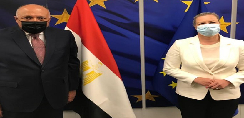 شكري يناقش مع مفوضة الاتحاد الأوروبي للشراكات سياسة الاتحاد التنموية تجاه مصر