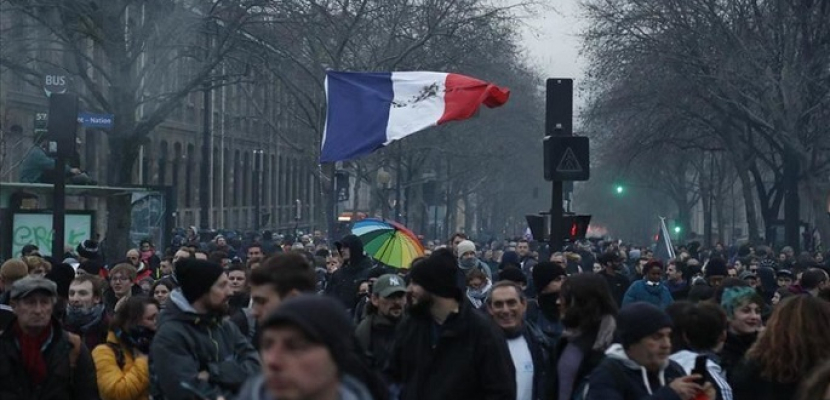 مظاهرات في كافة أرجاء فرنسا رفضا لقيود وقائية جديدة أعلنها ماكرون
