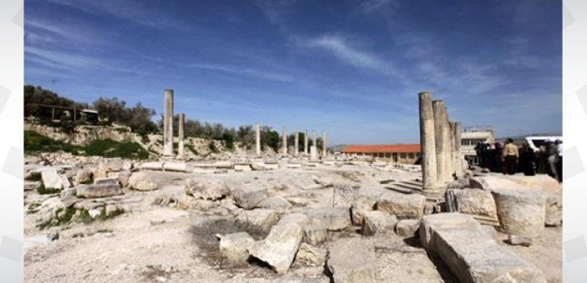 مستوطنون يقتحمون المنطقة الأثرية في بلدة سبسطية شمال نابلس