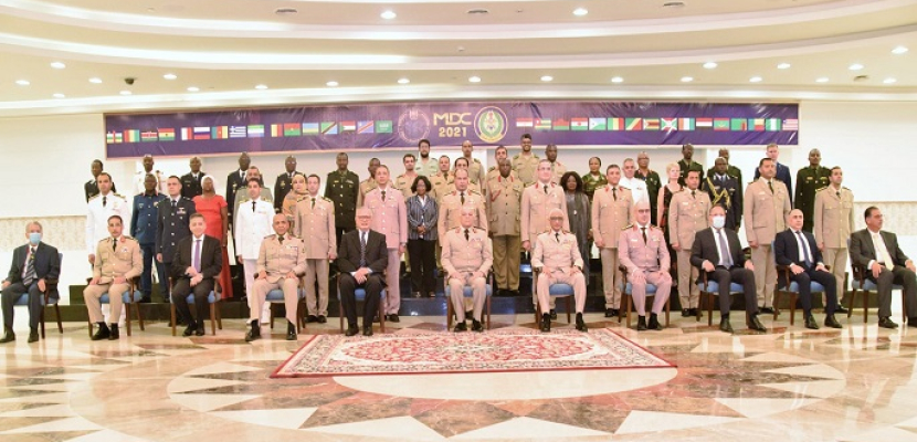 بالصور.. ختام فعاليات دورة الدبلوماسية العسكرية للأجانب (MDC-2021) بمشاركة 66 دارسا