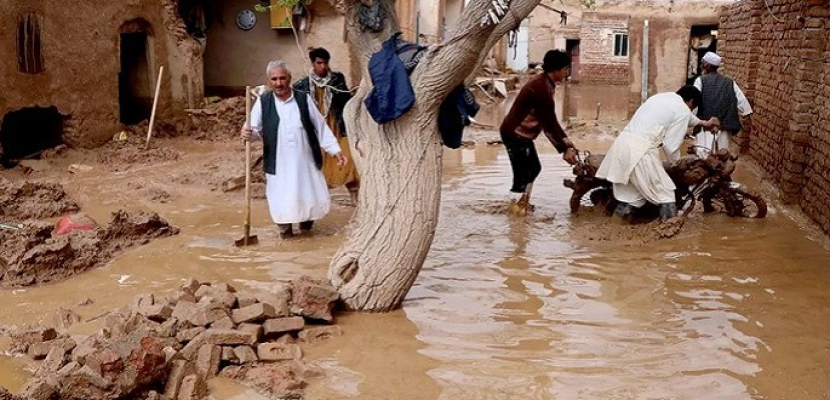 مقتل العشرات وفقدان 150 آخرين إثر الفيضانات شرق أفغانستان