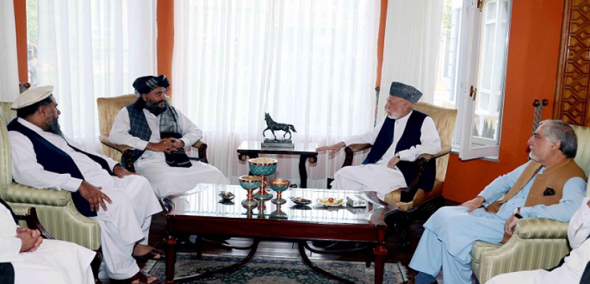 كرزاي وعبد الله يناقشان مع حاكم كابول المعين من قبل طالبان ضمان أمن المواطنين