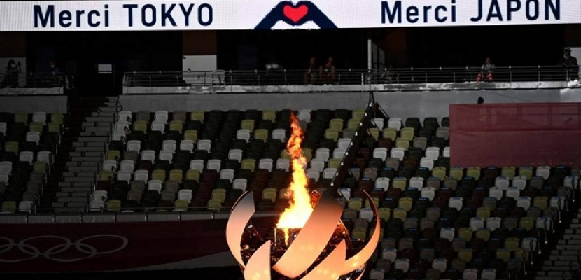 بالصور.. طوكيو تسلم الراية إلى باريس بختام الأولمبياد