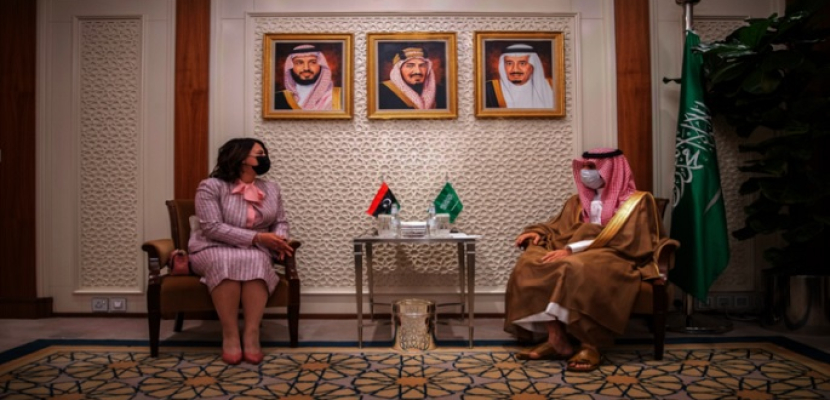 وزير خارجية السعودية يبحث مع نظيرته الليبية دعم الجهود الدولية لإرساء السلام بليبيا