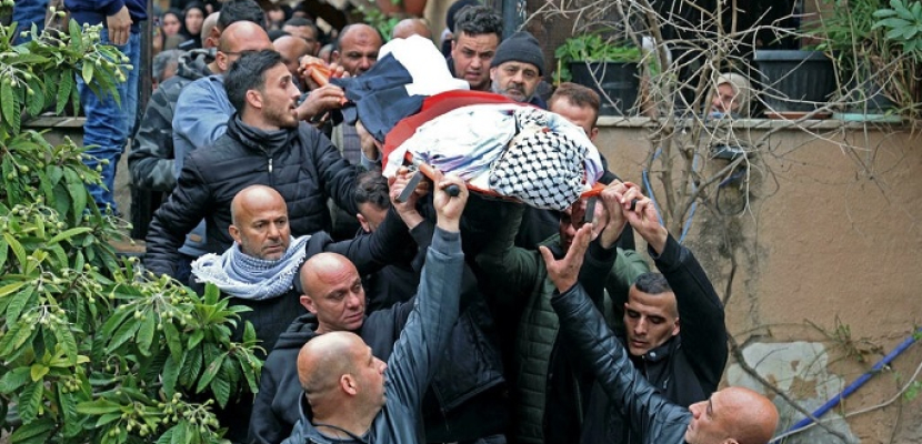 استشهاد فلسطيني مُتأثرًا بجروحه.. والاحتلال يعتقل 7 من الضفة الغربية