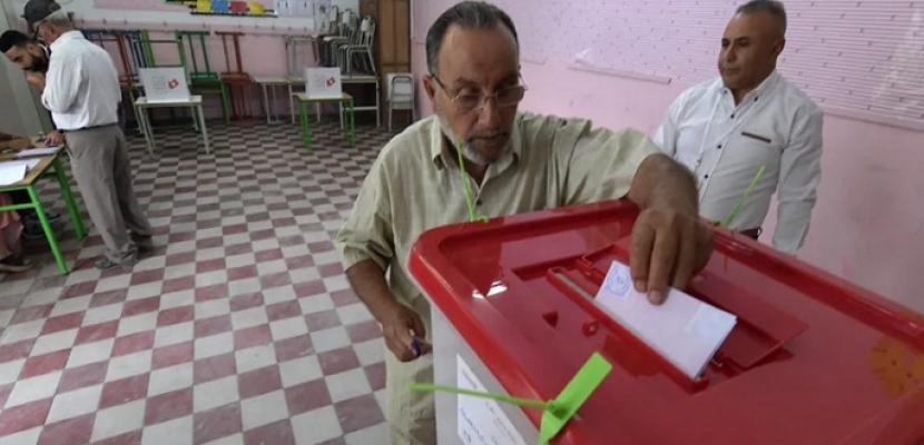 هيئة الانتخابات بتونس: 6.32% نسبة إقبال الناخبين بالداخل على الاستفتاء ومد فترة التصويت بالخارج