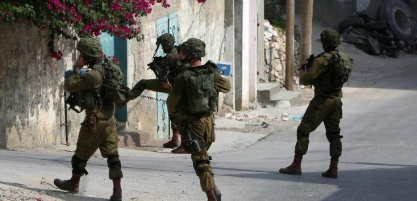 الاحتلال الإسرائيلي يُصادر فرحة الفلسطينيين برمضان بنزع زينة الشهر الكريم من القدس