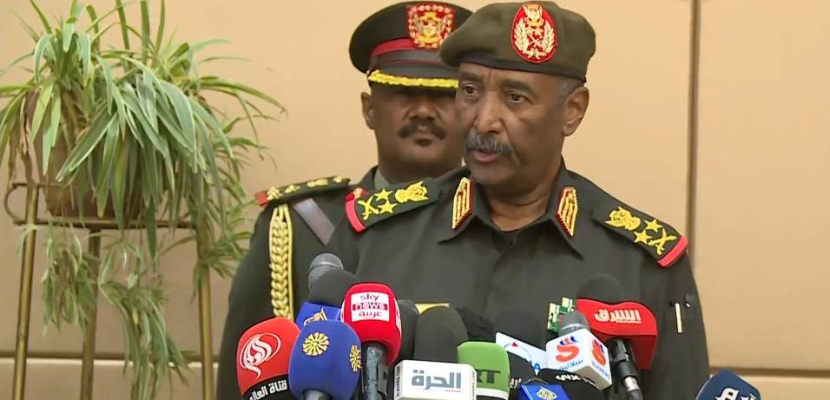 البرهان: يجب أن تكون القوات المسلحة السودانية تحت إمرة سلطة مدنية منتخبة
