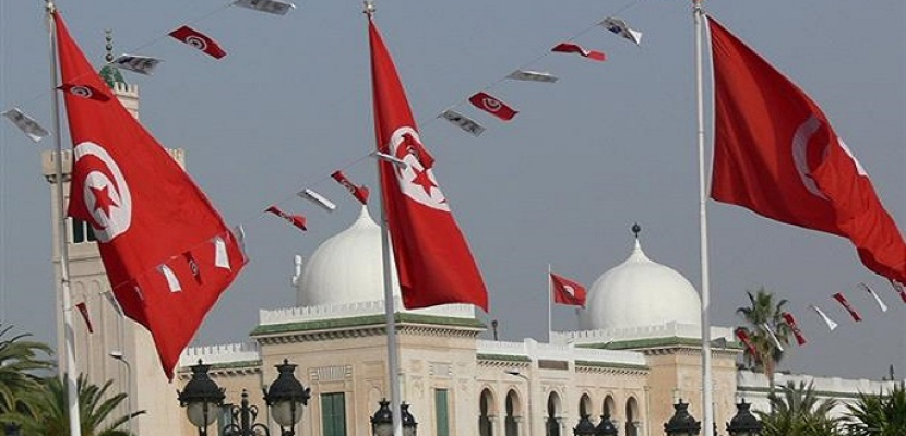 الدفاع التونسية تعلن انتشال حطام الطائرة المروحية التي سقطت الشهر الماضي