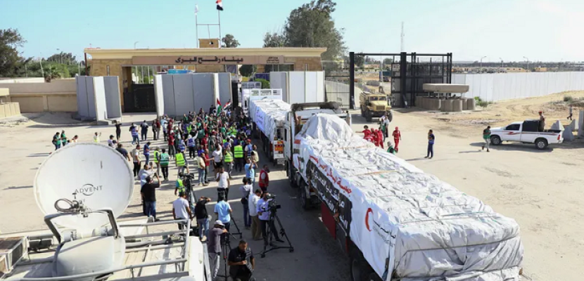 سفير فرنسا بالقاهرة: تقديم 1000 طن من المساعدات الإنسانية إلى غزة