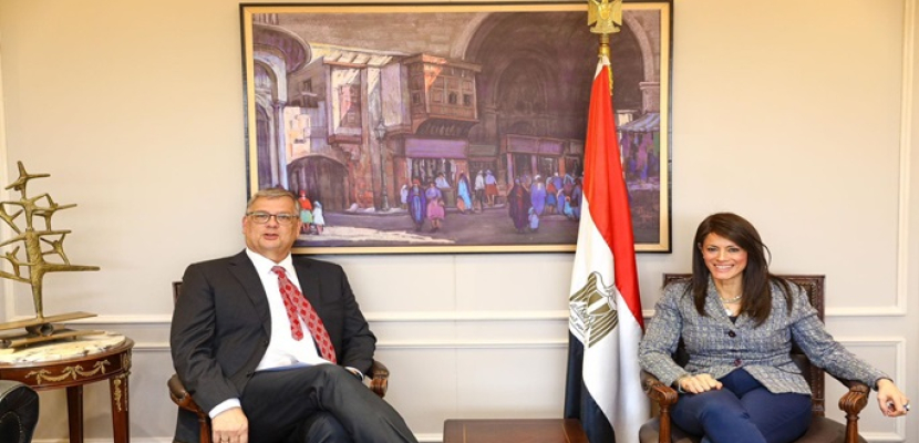 رانيا المشاط تبحث تعزيز التعاون المشترك مع السفير الهولندي بالقاهرة