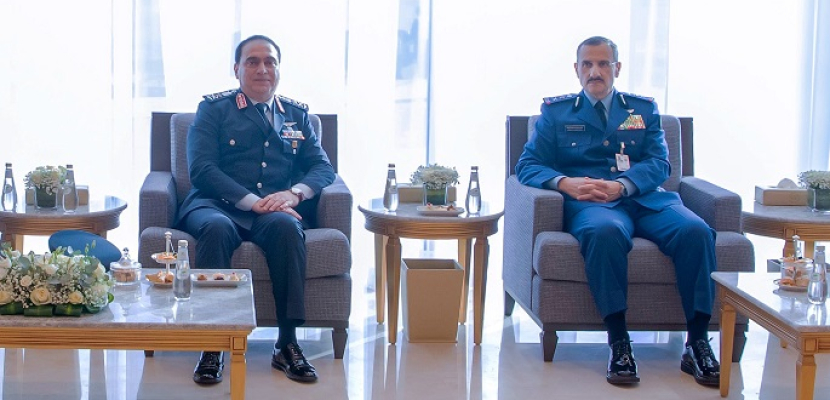 بالصور.. قائد القوات الجوية ونظيره السعودي يبحثان سبل دعم التعاون المشترك ومستجدات المنطقة