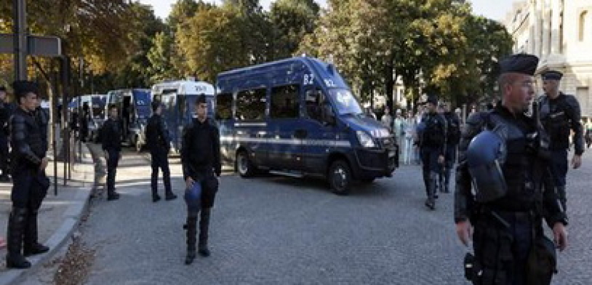 القبض على 10 أشخاص في فرنسا خلال حملة مداهمة استهدفت جماعة جهادية