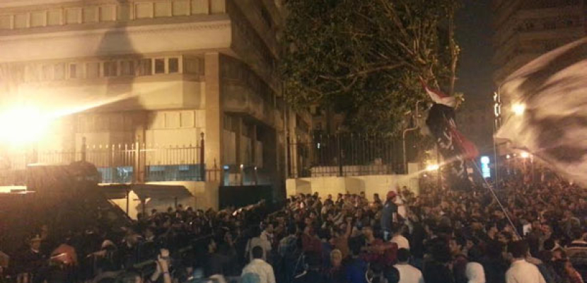 وقفة أمام مجلس الشورى احتجاجا على قانون التظاهر