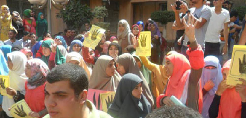 تعزيزات أمنية وسيارات إسعاف بمحيط جامعة القاهرة