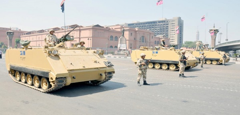الجيش يغلق ميدان التحرير بعد دعوات للتظاهر احتجاجا على الحكم الصادر في قضية القرن
