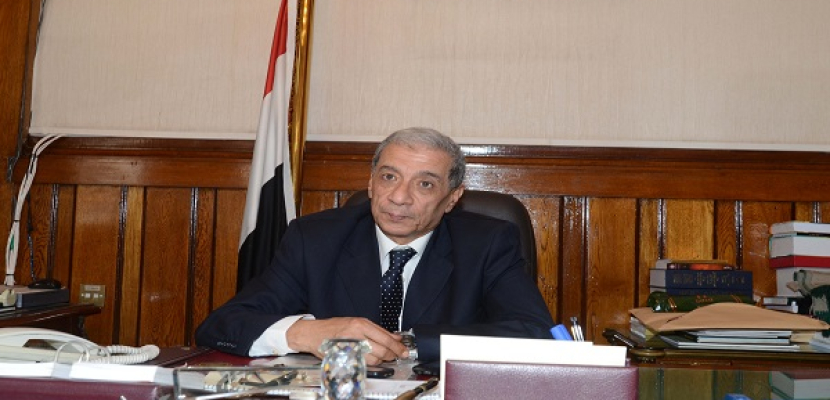 النائب العام يكلف بضبط مرتكبي واقعة حرق علم مصر