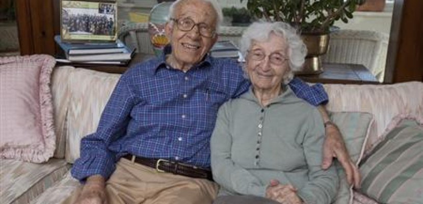 مسنان يحتفلان بمرور 81 عاما على زواج كان متوقعا له الفشل