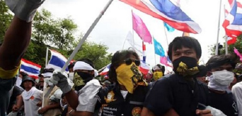 محتجون يتحركون للاستيلاء على هيئتي اتصالات بتايلاند