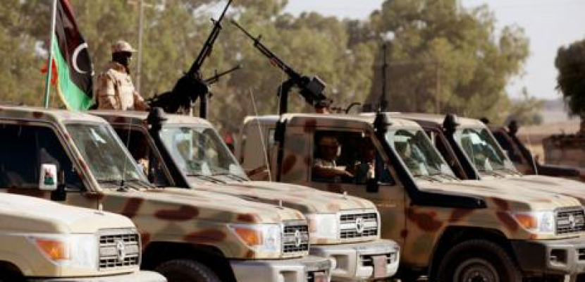 اشتباكات عنيفة قرب ميناء بنغازى بين قوات حفتر وعناصر مسلحة