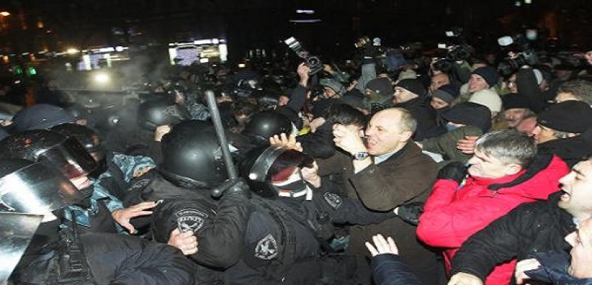 آلاف المحتجين في أوكرانيا بعد رفضها اتفاق شراكة مع الاتحاد الأوروبي