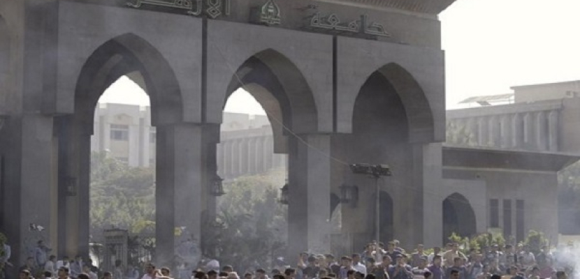 قوات الأمن تفض مظاهرة لطلاب الإخوان بمدينة الأزهر الجامعية