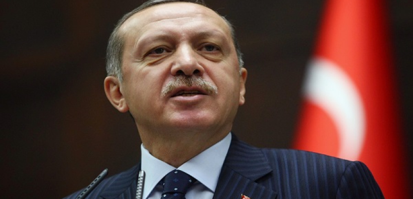 أردوغان يطلب من سفرائه نشر الحديث عن مؤامرة “غادرة” ضد تركيا