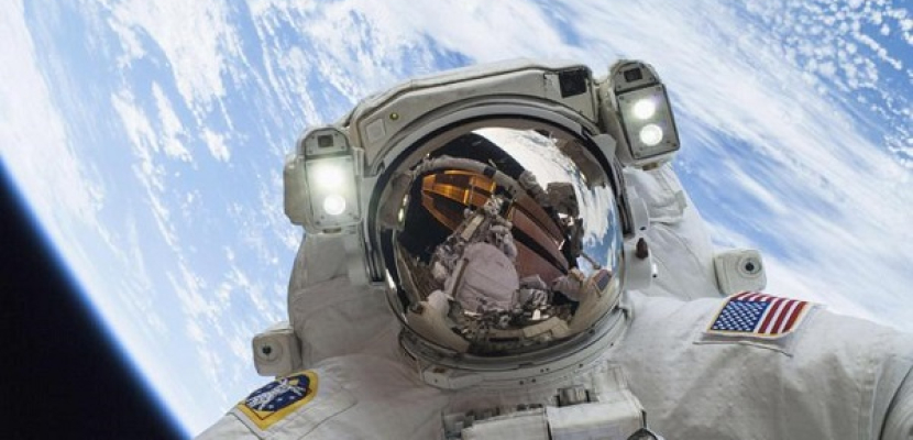 رائدا فضاء روسيان يقومان بمهمة ثالثة للسير في الفضاء