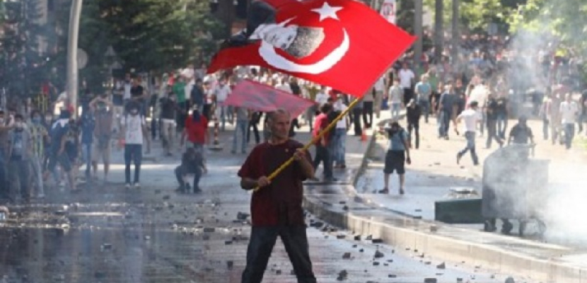اعتقال 22 شخصا فى تركيا لمشاركتهم بتظاهرة ضد الحكومة