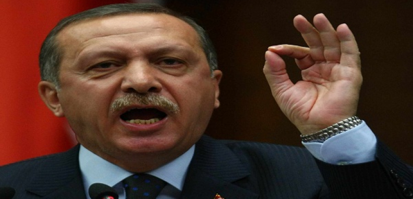 أردوغان يواصل تصفية المعارضة.. ويستبعد 64 شرطياً جديدًا