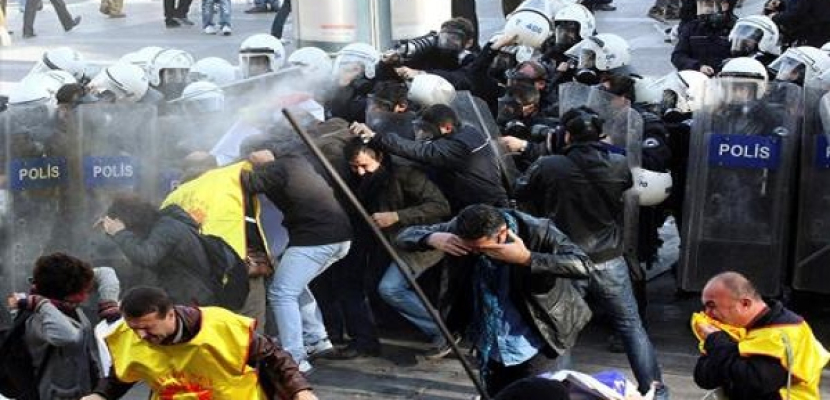 مقتل شخصين في اشتباكات مع الشرطة التركية