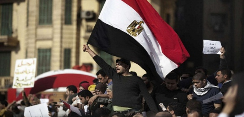 الجارديان: الأحداث في مصر أهم تطورات الشرق الأوسط عام 2013