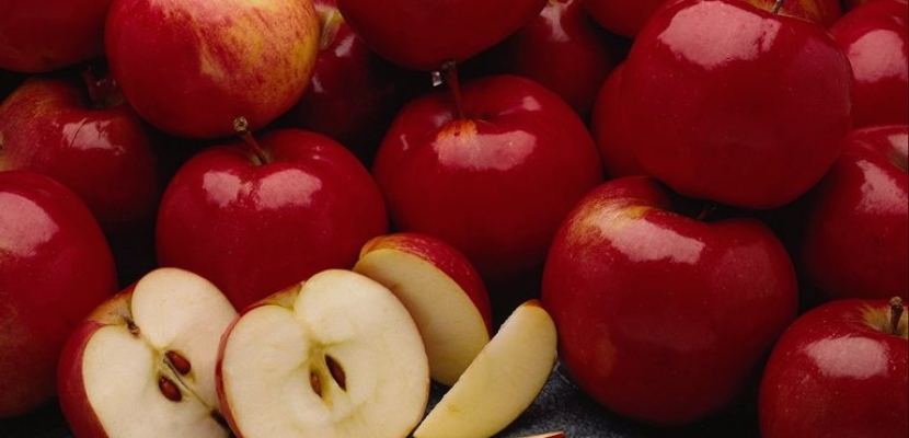 “تفاحة” في اليوم ضرورة لمن تجاوز الخمسين
