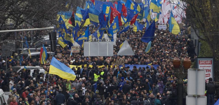 متظاهرون يقتحمون مقر الرئاسة الأوكرانية