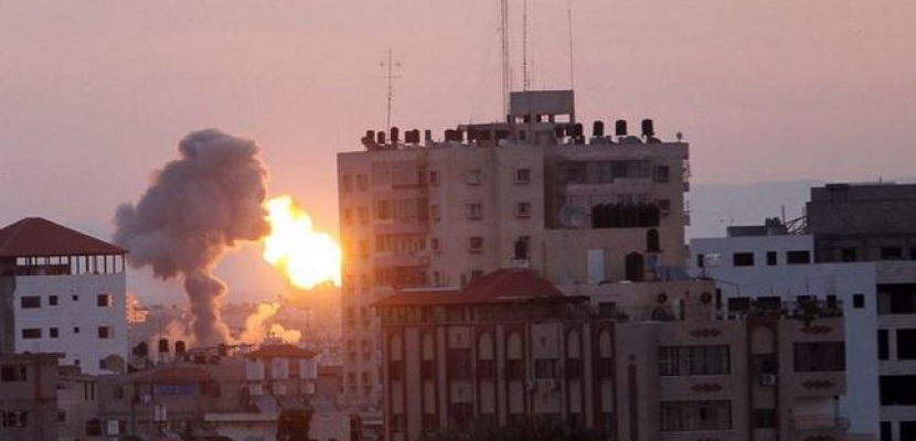 الطيران الإسرائيلي يشن غارات على موقعين بقطاع غزة