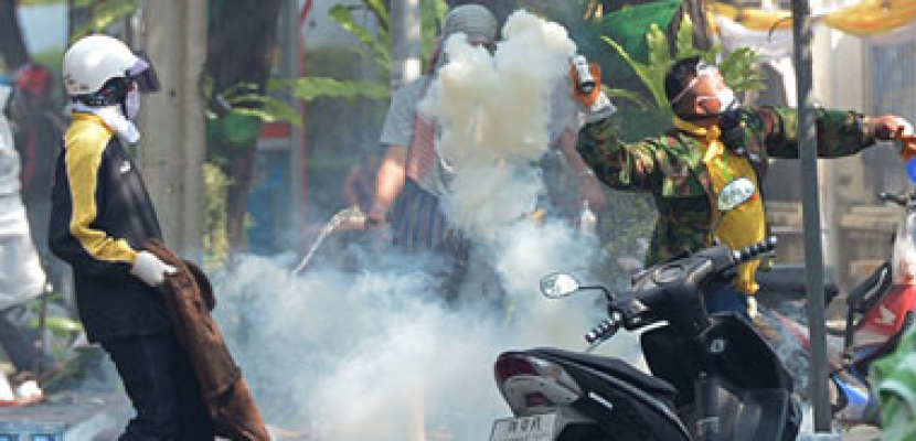 حكومة تايلاند تغلق الطرق والمبانى الحكومية أمام الشعب وفرض حالة طوارئ