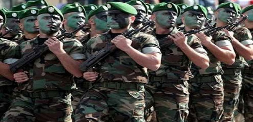 الجيش الجزائري ينشر 12 ألف عسكري على طول الحدود مع تونس