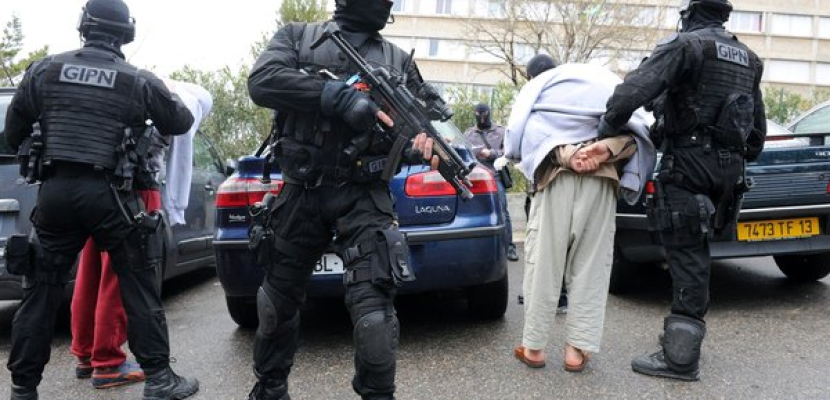 الشرطة الفرنسية تلقى القبض على 150 من مرتكبى أعمال العنف