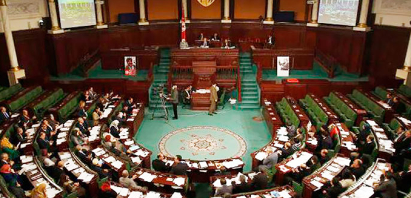 “تجريم التكفير” يعطل إقرار الدستور التونسي الجديد