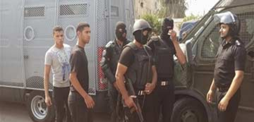 “امن المنيا ” يكثف قواته بمحيط الجامعة لمنع خروج إى تظاهرات