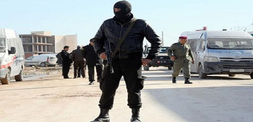 الشرطة التونسية تضبط أسلحة وتعتقل 12 عنصرًا إرهابيًا