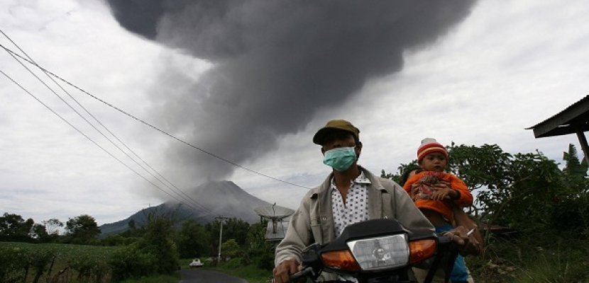 مقتل 11 على الأقل في ثوران بركان بإندونيسيا