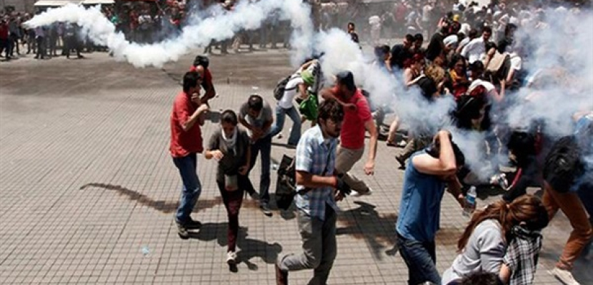 هجوم بالحجارة والعصى على مقر للقوميين بإسطنبول